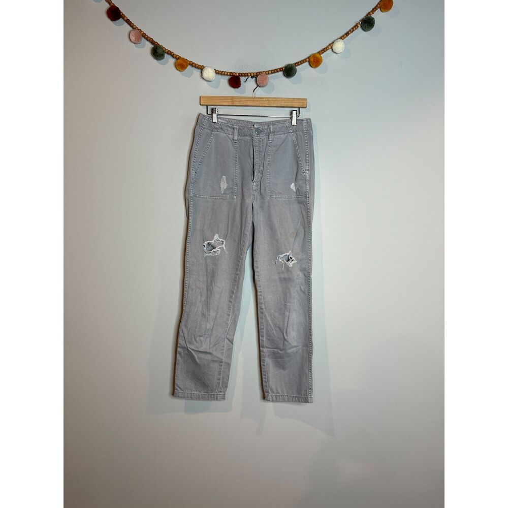 American Eagle grey casual distressed jeans